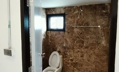 Sale with Tenant Townhouse Sathorn Soi 9
