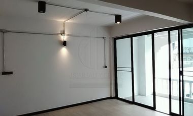 Sale with Tenant Townhouse Sathorn Soi 9