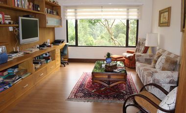 One Level Home With Traditional and Modern Touches in Residential Community