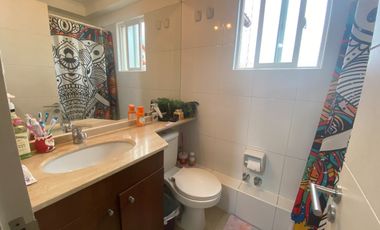 VENDO Casa 3 pisos Santa María del Peñón
