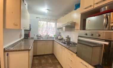 VENDO Casa 3 pisos Santa María del Peñón
