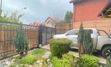 VENDO Casa 3 pisos Santa María del Peñón