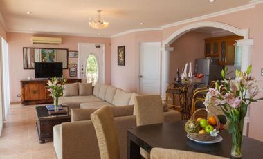 Elite Retreat for Sale: Luxurious and Spacious Property in Boracay