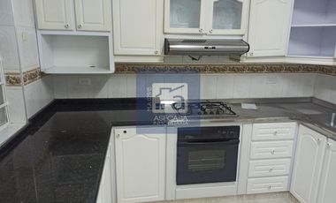 COD. 9087 SE ARRIENDA CASA CABECERA