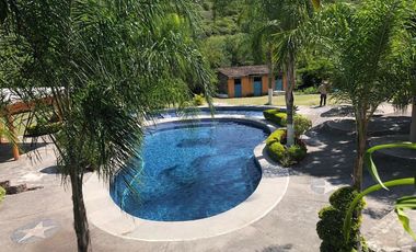 $12,000,000 Negociable, Un rancho en orilla de la careterra, Alpuyeca, Cerca del Prámide de Xochicalco con 11,352 m2 de tarreno furutal