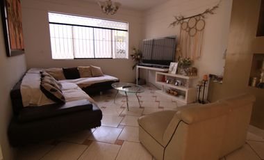 VENTA DE DEPARTAMENTO 1ER PISO - URB. SANTA MARÍA DEL PINAR- PIURA