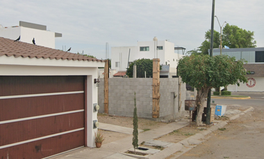 Casa en venta en Col. Valle alto, Culiacán, Sinaloa., ¡Compra directamente con los Bancos!