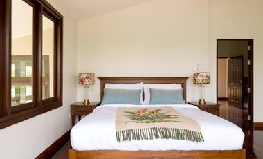 4 Bedroom Pool Villa in Saraphi