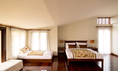 4 Bedroom Pool Villa in Saraphi