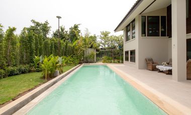 4 Bedroom Pool Villa in Saraphi
