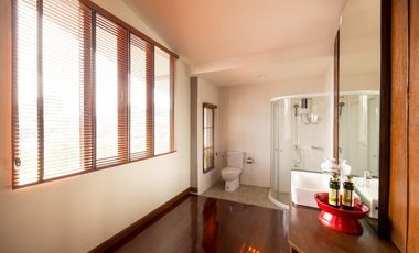 4 Bedroom Pool Villa in Saraphi