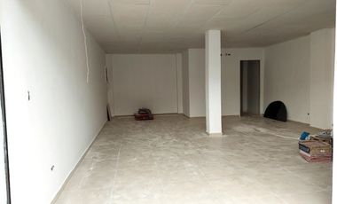 Alquiler de edificacion comercial en Avenida Isidro Ayora y Agustin Freire