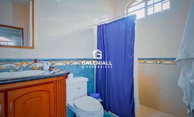 Casa Lujosa En Venta en Urbanización Privada, Machala