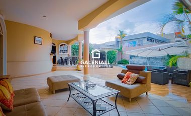 Casa Lujosa En Venta en Urbanización Privada, Machala