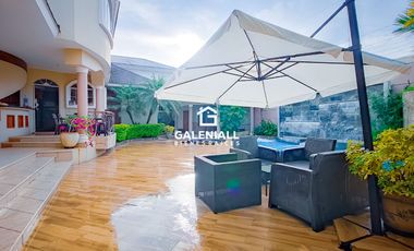 Casa Lujosa En Venta en Urbanización Privada, Machala