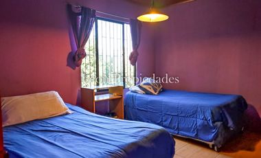 Leon Propiedades vende hermosa casa con piscina en el Pangal, Curacavi.