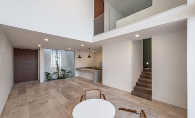 EN VENTA HERMOSA CASA CON ACABADOS DE LUJO EN FRACCIONAMIENTO ABIERTO EN DZITYA - MÉRIDA, YUC.