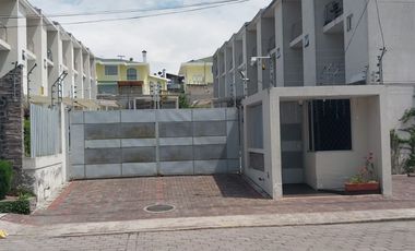 VENTA CASA EN MIRASIERRA, BAJO DE PRECIO VALLE DE LOS CHILLOS CERCA A CC. SAN LUIS, ESPE