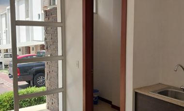 VENTA CASA EN MIRASIERRA, BAJO DE PRECIO VALLE DE LOS CHILLOS CERCA A CC. SAN LUIS, ESPE