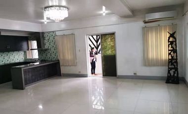 6BR Townhouse For Sale at Brgy. Sacred Heart, Quezon City