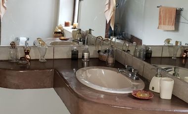 VENDO PRECIOSA CASA EN PACHACAMAC COMO TERRENO