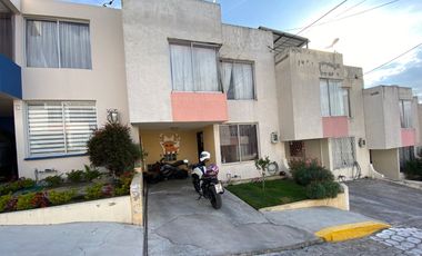 Casa de venta en calderón sector Zabala