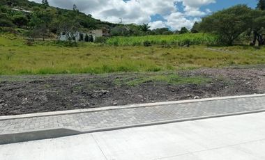 Lotes en Venta con Todas Las Obras en Yunguilla