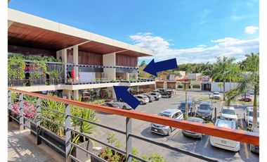 Local en Renta en Plaza Momoto Cancún con Excelente Amplitud y Buena Ubicación.