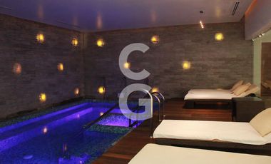 Casa en Venta en Cancun en Residencial Isla Dorada con Jardín Privado