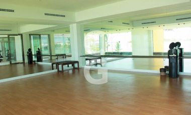 Casa en Venta en Cancun en Residencial Isla Dorada con Jardín Privado