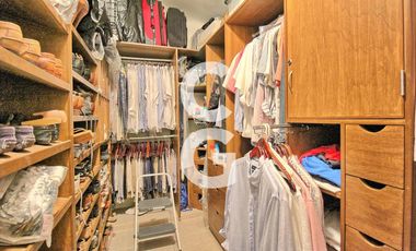 Casa en Venta en Cancun en Residencial Isla Dorada con Jardín Privado