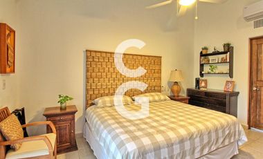 Casa en Venta en Cancun en Residencial Isla Dorada con Jardín Privado