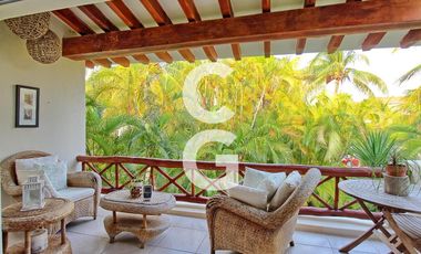 Casa en Venta en Cancun en Residencial Isla Dorada con Jardín Privado