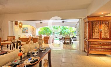 Casa en Venta en Cancun en Residencial Isla Dorada con Jardín Privado
