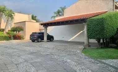 Vista Hermosa. Casa Condominio. amplio jardín, alberca.