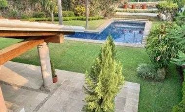 Vista Hermosa. Casa Condominio. amplio jardín, alberca.
