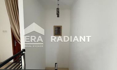 Rumah Hook Dijual di Bintaro Sektor 9, Cluster Oriana Permata