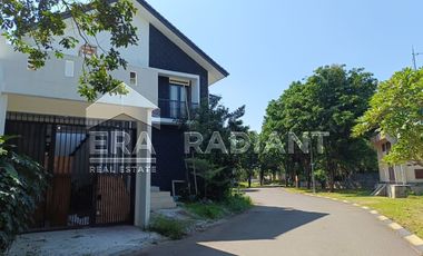 Rumah Hook Dijual di Bintaro Sektor 9, Cluster Oriana Permata