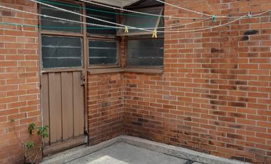 CASA EN VENTA  LOMAS DE TECAMACHALCO PARA REMODELAR.