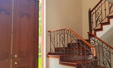 VENTA LA PLANICIE, EXCLUSIVA CASA RODEADA DE NATURALEZA Y CONFORT