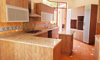 VENTA LA PLANICIE, EXCLUSIVA CASA RODEADA DE NATURALEZA Y CONFORT