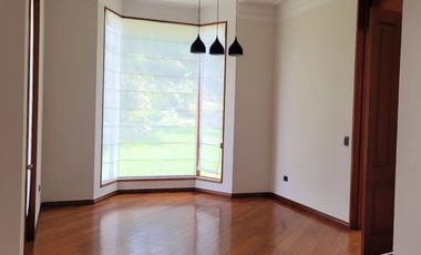 VENTA LA PLANICIE, EXCLUSIVA CASA RODEADA DE NATURALEZA Y CONFORT