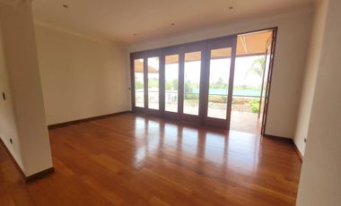 VENTA LA PLANICIE, EXCLUSIVA CASA RODEADA DE NATURALEZA Y CONFORT