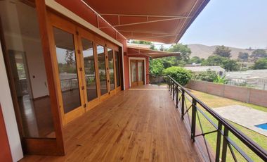 VENTA LA PLANICIE, EXCLUSIVA CASA RODEADA DE NATURALEZA Y CONFORT