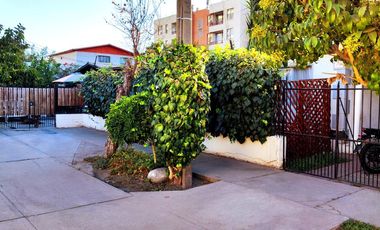 Casa 4 Dormitorios/1 Baño, calle Paulina, comuna de La Cisterna