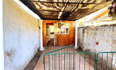 Casa 4 Dormitorios/1 Baño, calle Paulina, comuna de La Cisterna