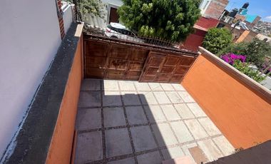 RENTO CASA SIN MUEBLES EN COLONIA SAN ANTONIO EN PEQUEÑA CERRADA EN SAN MIGUEL DE ALLENDE, GTO