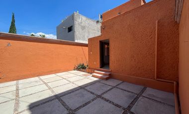 RENTO CASA SIN MUEBLES EN COLONIA SAN ANTONIO EN PEQUEÑA CERRADA EN SAN MIGUEL DE ALLENDE, GTO