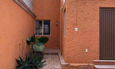 RENTO CASA SIN MUEBLES EN COLONIA SAN ANTONIO EN PEQUEÑA CERRADA EN SAN MIGUEL DE ALLENDE, GTO