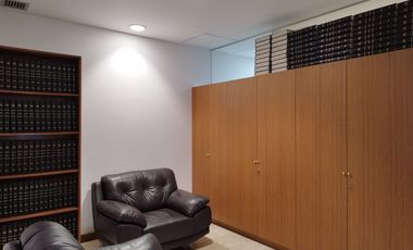 PR17781 Oficina en venta en el sector Manila